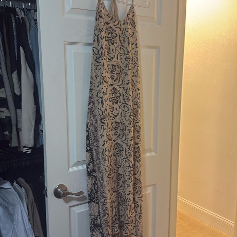 Creme & Black Floral Design Maxi Dress - Size Medium - Excellent Condition